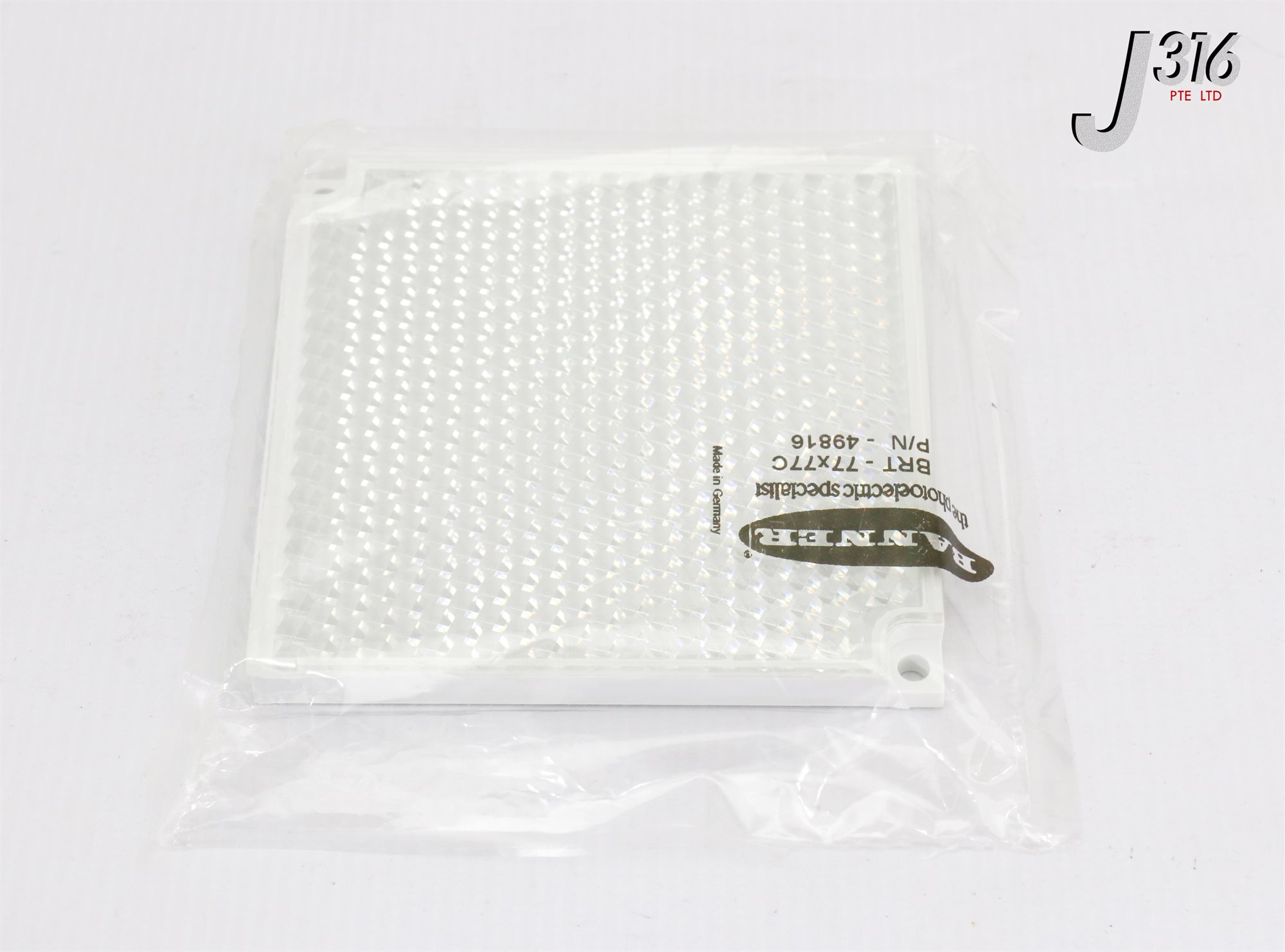 Banner Engineering BRT-35X20AB Retroreflector For M3 Sensors – 1 Reflector, 75147, New In Package